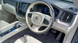 2022 (72) VOLVO XC60 2.0 B4D Plus Dark 5dr AWD Geartronic 5682795