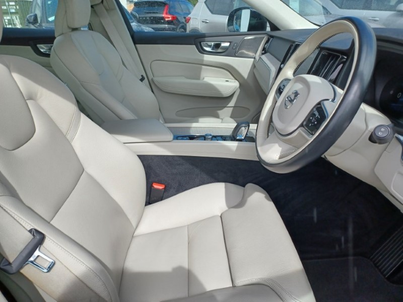 2022 (72) VOLVO XC60 2.0 B4D Plus Dark 5dr AWD Geartronic 5682796