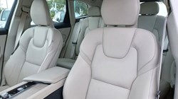 2022 (72) VOLVO XC60 2.0 B4D Plus Dark 5dr AWD Geartronic 5682810
