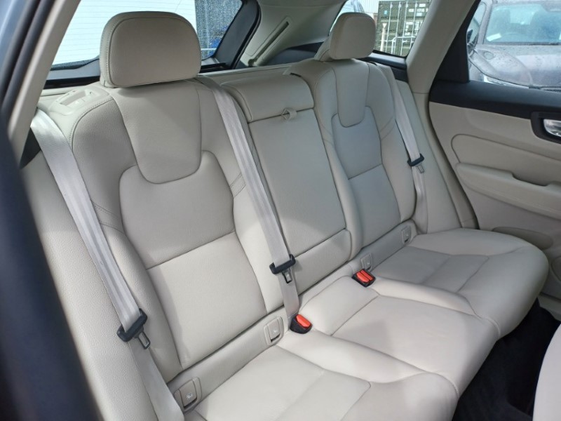2022 (72) VOLVO XC60 2.0 B4D Plus Dark 5dr AWD Geartronic 5682801
