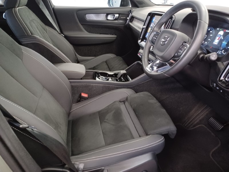 2023 (23) VOLVO XC40 1.5 T5 Recharge PHEV Ultimate Dark 5dr Auto 5733894