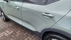 2023 (23) VOLVO XC40 1.5 T5 Recharge PHEV Ultimate Dark 5dr Auto 5733917