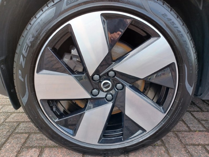 2023 (23) VOLVO XC40 1.5 T5 Recharge PHEV Ultimate Dark 5dr Auto 5733914