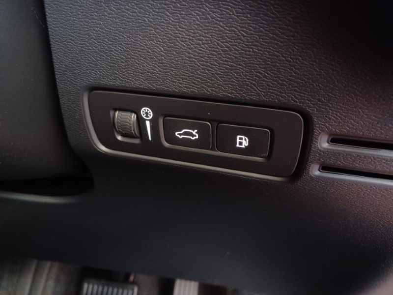 2023 (23) VOLVO XC40 1.5 T5 Recharge PHEV Ultimate Dark 5dr Auto 5733880