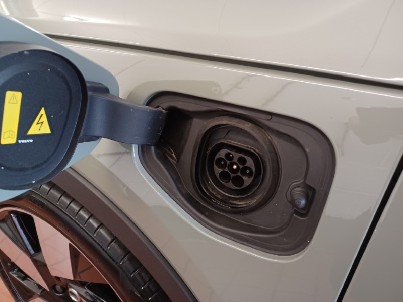 2023 (23) VOLVO XC40 1.5 T5 Recharge PHEV Ultimate Dark 5dr Auto 5733913