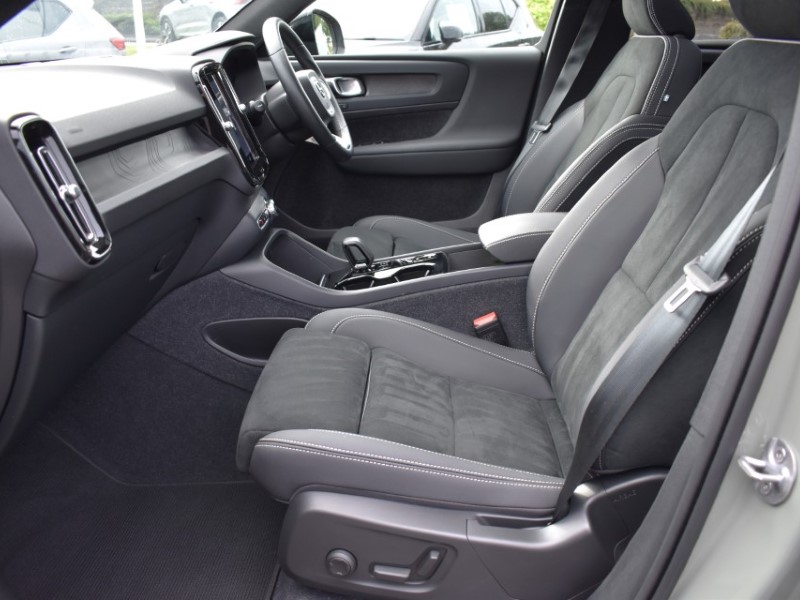2023 (23) VOLVO XC40 1.5 T5 Recharge PHEV Ultimate Dark 5dr Auto 5733907