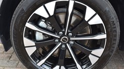 2025 (75) VOLVO XC60 2.0 B5P Plus Dark 5dr AWD Geartronic 5749197