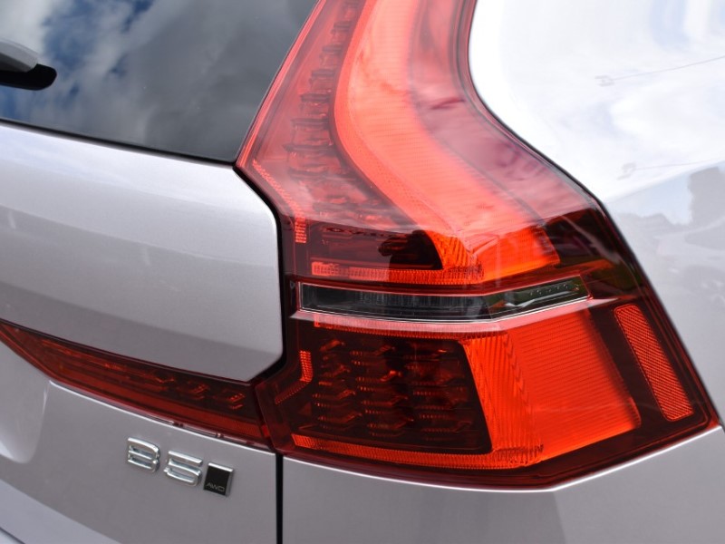 2025 (75) VOLVO XC60 2.0 B5P Plus Dark 5dr AWD Geartronic 5749200