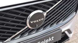 2025 (75) VOLVO XC60 2.0 B5P Plus Dark 5dr AWD Geartronic 5749208