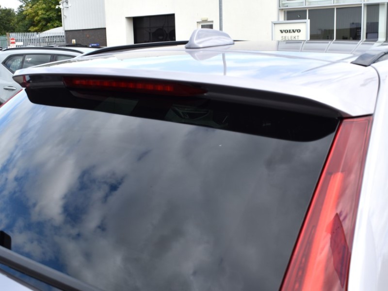 2025 (75) VOLVO XC60 2.0 B5P Plus Dark 5dr AWD Geartronic 5749201
