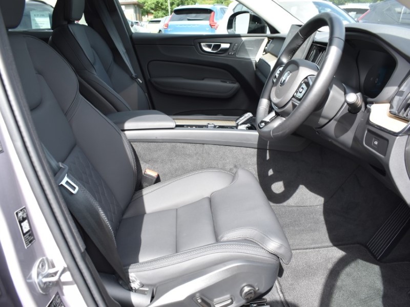 2025 (75) VOLVO XC60 2.0 B5P Plus Dark 5dr AWD Geartronic 5749133