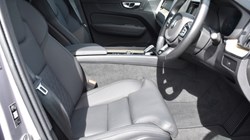 2025 (75) VOLVO XC60 2.0 B5P Plus Dark 5dr AWD Geartronic 5749133