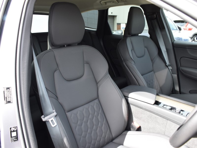 2025 (75) VOLVO XC60 2.0 B5P Plus Dark 5dr AWD Geartronic 5749134