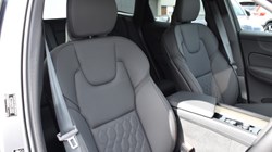 2025 (75) VOLVO XC60 2.0 B5P Plus Dark 5dr AWD Geartronic 5749134