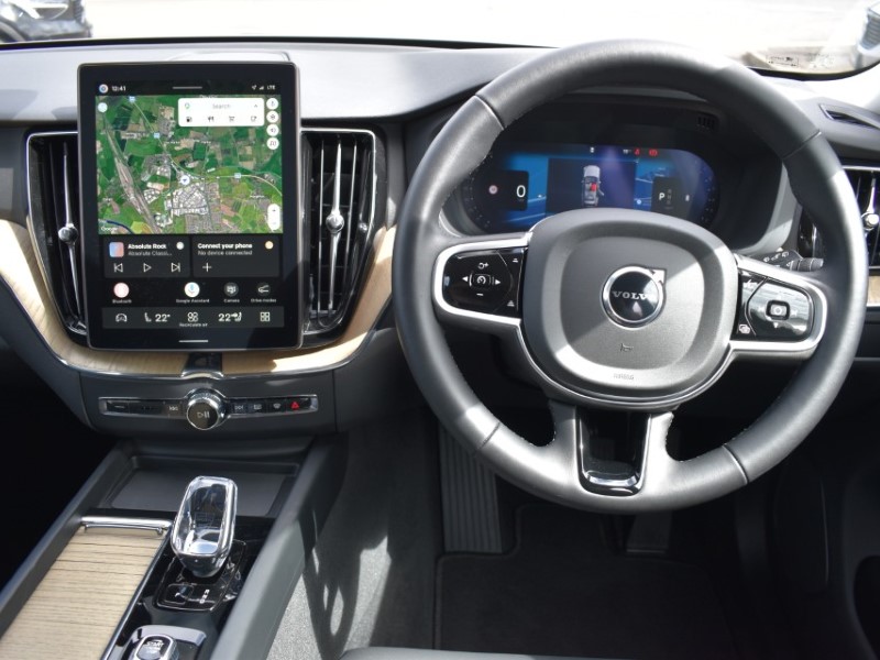2025 (75) VOLVO XC60 2.0 B5P Plus Dark 5dr AWD Geartronic 5749138