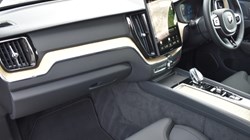 2025 (75) VOLVO XC60 2.0 B5P Plus Dark 5dr AWD Geartronic 5749142