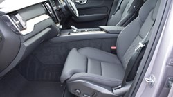 2025 (75) VOLVO XC60 2.0 B5P Plus Dark 5dr AWD Geartronic 5749140