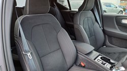 2025 (25) VOLVO XC40 2.0 B4P Plus Dark 5dr Auto 5750645