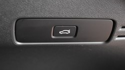 2025 (25) VOLVO XC40 2.0 B4P Plus Dark 5dr Auto 5750666