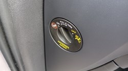 2025 (25) VOLVO XC40 2.0 B4P Plus Dark 5dr Auto 5750653