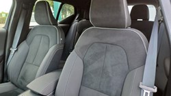 2025 (25) VOLVO XC40 2.0 B4P Plus Dark 5dr Auto 5750655