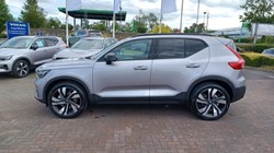 2025 (25) VOLVO XC40 2.0 B4P Plus Dark 5dr Auto 5750636