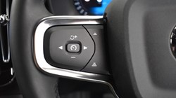 2025 (25) VOLVO XC40 2.0 B4P Plus Dark 5dr Auto 5750667