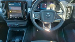 2022 (22) VOLVO XC40 2.0 B3P Plus Dark 5dr Auto 5802757