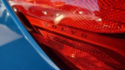2022 (22) VOLVO XC40 2.0 B3P Plus Dark 5dr Auto 5802783