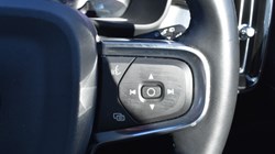 2022 (22) VOLVO XC40 2.0 B3P Plus Dark 5dr Auto 5802766