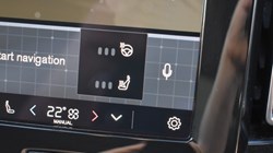 2022 (22) VOLVO XC40 2.0 B3P Plus Dark 5dr Auto 5802776