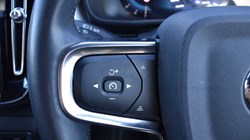 2022 (22) VOLVO XC40 2.0 B3P Plus Dark 5dr Auto 5802765