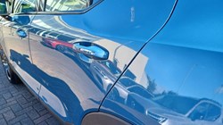 2022 (22) VOLVO XC40 2.0 B3P Plus Dark 5dr Auto 5802790