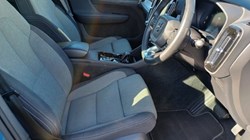 2022 (22) VOLVO XC40 2.0 B3P Plus Dark 5dr Auto 5802747