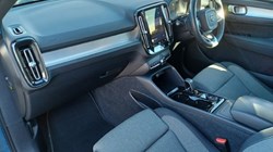 2022 (22) VOLVO XC40 2.0 B3P Plus Dark 5dr Auto 5802759