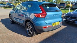 2022 (22) VOLVO XC40 2.0 B3P Plus Dark 5dr Auto 5802741