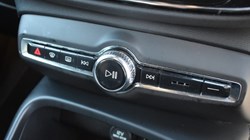 2022 (22) VOLVO XC40 2.0 B3P Plus Dark 5dr Auto 5802769