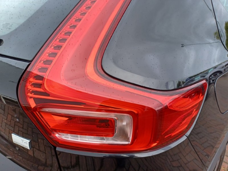 2022 (22) VOLVO XC40 1.5 T4 Recharge PHEV Plus Dark 5dr Auto 5767072