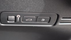2022 (22) VOLVO XC40 1.5 T4 Recharge PHEV Plus Dark 5dr Auto 5767048