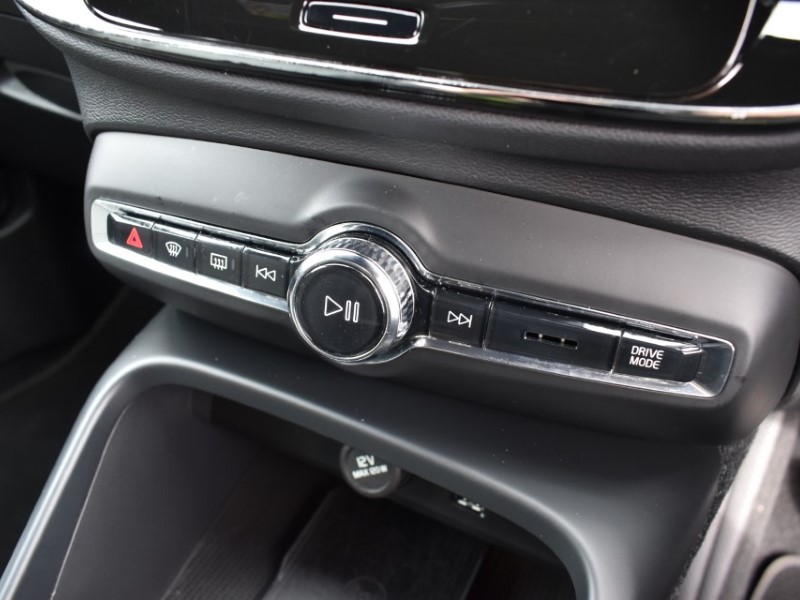 2022 (22) VOLVO XC40 1.5 T4 Recharge PHEV Plus Dark 5dr Auto 5767051