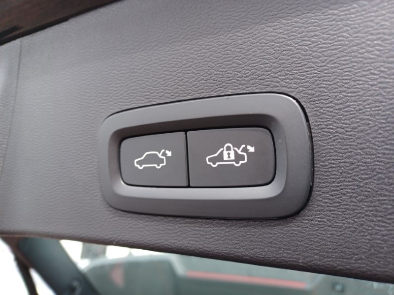 2022 (22) VOLVO XC40 1.5 T4 Recharge PHEV Plus Dark 5dr Auto 5767005