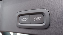 2022 (22) VOLVO XC40 1.5 T4 Recharge PHEV Plus Dark 5dr Auto 5767005