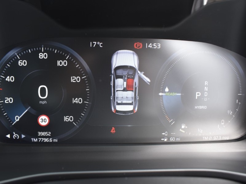 2022 (22) VOLVO XC40 1.5 T4 Recharge PHEV Plus Dark 5dr Auto 5767047