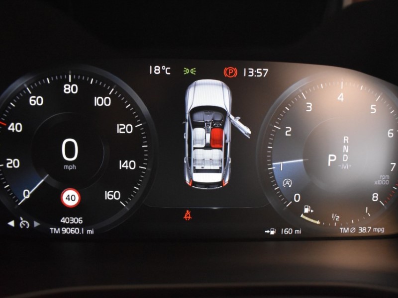 2021 (21) VOLVO XC40 1.5 T3 [163] R DESIGN 5dr Geartronic 5744429