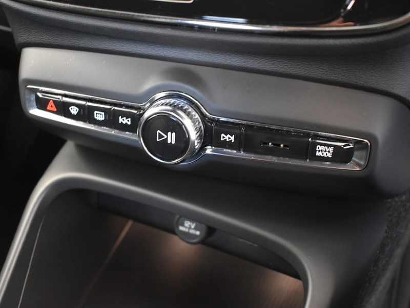 2021 (21) VOLVO XC40 1.5 T3 [163] R DESIGN 5dr Geartronic 5744433