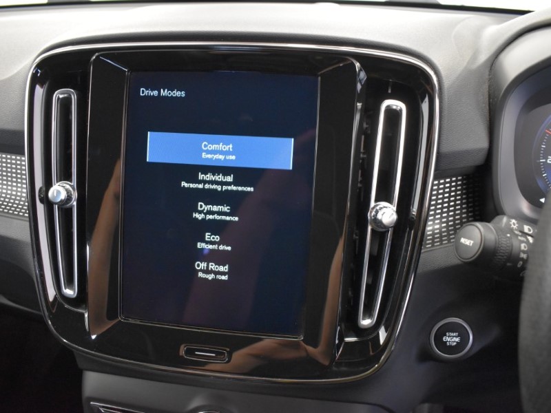 2021 (21) VOLVO XC40 1.5 T3 [163] R DESIGN 5dr Geartronic 5744437