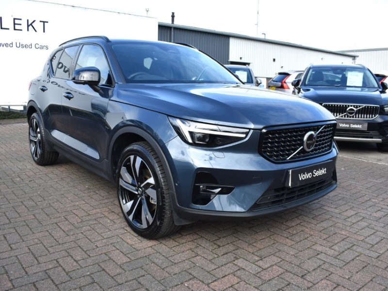 2025 (75) VOLVO XC40 2.0 B4P Ultra Dark 5dr Auto