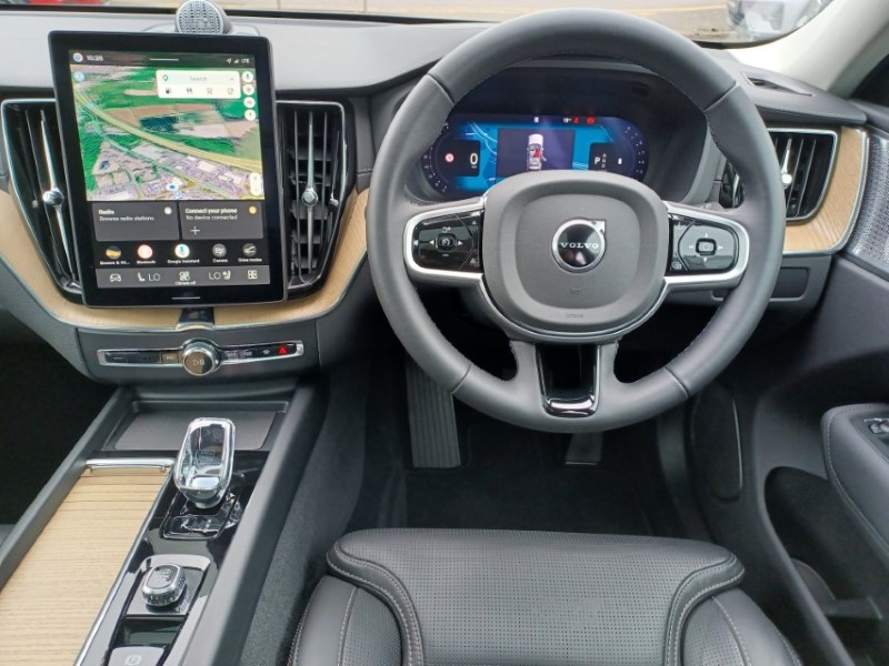 2025 (75) VOLVO XC60 2.0 B5P Ultra Dark 5dr AWD Geartronic 5804565