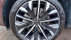 2025 (75) VOLVO XC60 2.0 B5P Ultra Dark 5dr AWD Geartronic 5804671