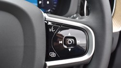 2025 (75) VOLVO XC60 2.0 B5P Ultra Dark 5dr AWD Geartronic 5804669